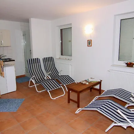 Appartementhaus In *